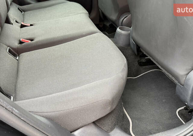 Черный Фольксваген e-up, объемом двигателя 0 л и пробегом 48 тыс. км за 10500 $, фото 44 на Automoto.ua