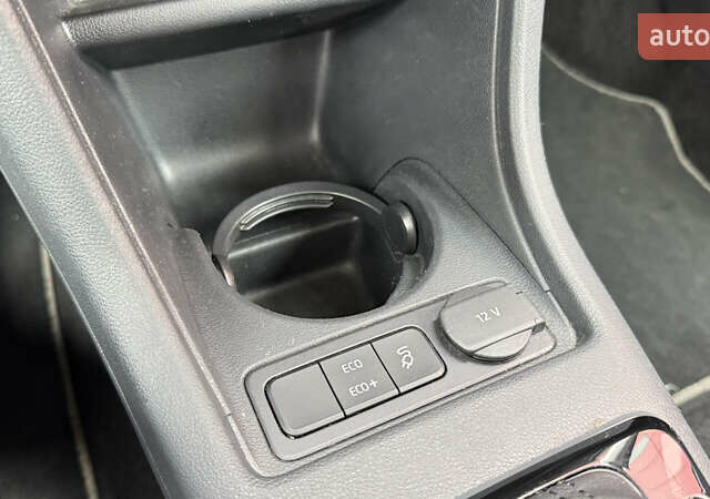 Черный Фольксваген e-up, объемом двигателя 0 л и пробегом 48 тыс. км за 10500 $, фото 28 на Automoto.ua