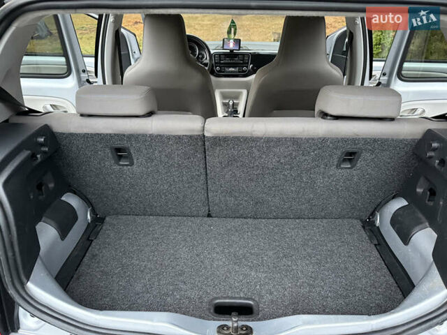 Серый Фольксваген e-up, объемом двигателя 0 л и пробегом 109 тыс. км за 5600 $, фото 13 на Automoto.ua