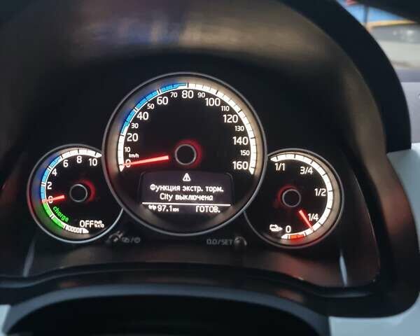 Серый Фольксваген e-up, объемом двигателя 0 л и пробегом 99 тыс. км за 6450 $, фото 25 на Automoto.ua