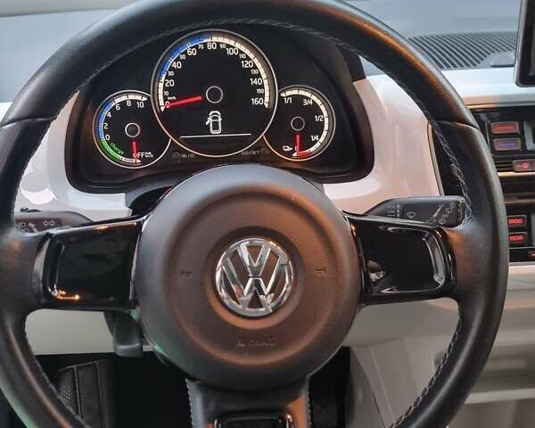 Серый Фольксваген e-up, объемом двигателя 0 л и пробегом 99 тыс. км за 6450 $, фото 4 на Automoto.ua