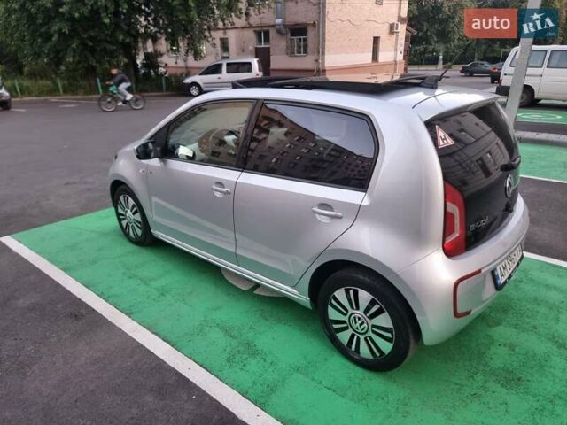 Серый Фольксваген e-up, объемом двигателя 0 л и пробегом 99 тыс. км за 6450 $, фото 21 на Automoto.ua