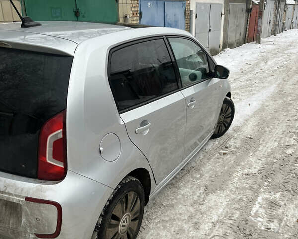 Серый Фольксваген e-up, объемом двигателя 0 л и пробегом 129 тыс. км за 6700 $, фото 3 на Automoto.ua