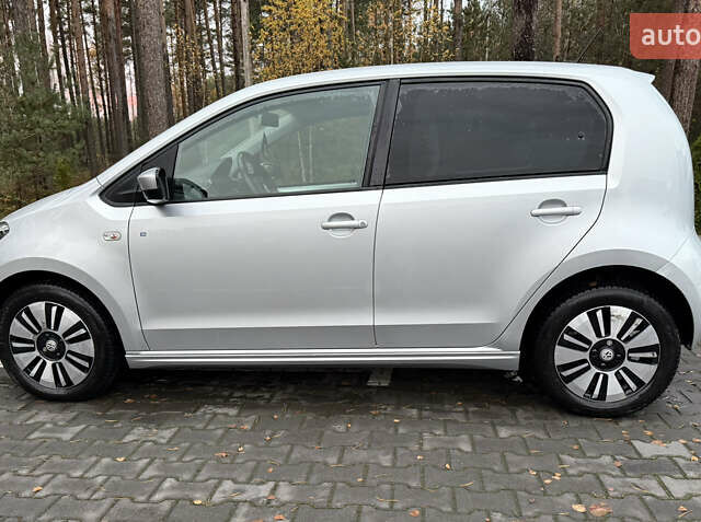 Серый Фольксваген e-up, объемом двигателя 0 л и пробегом 109 тыс. км за 5600 $, фото 2 на Automoto.ua