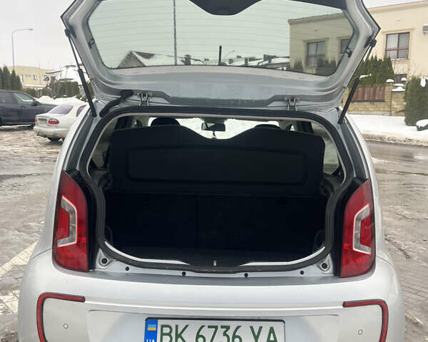 Сірий Фольксваген e-up, об'ємом двигуна 0 л та пробігом 111 тис. км за 5500 $, фото 8 на Automoto.ua