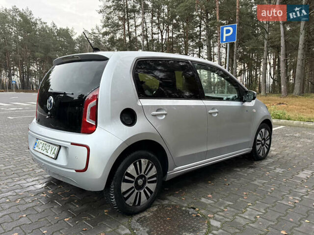 Серый Фольксваген e-up, объемом двигателя 0 л и пробегом 109 тыс. км за 5600 $, фото 5 на Automoto.ua