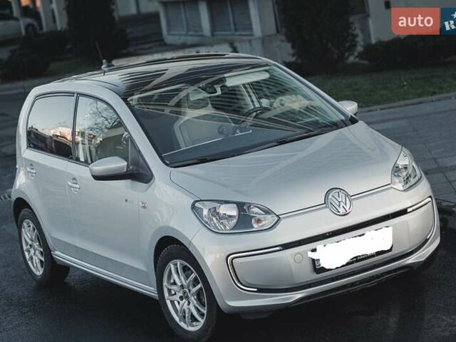 Серый Фольксваген e-up, объемом двигателя 0 л и пробегом 64 тыс. км за 7400 $, фото 4 на Automoto.ua