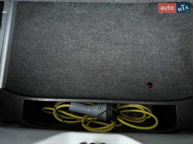 Серый Фольксваген e-up, объемом двигателя 0 л и пробегом 109 тыс. км за 5600 $, фото 14 на Automoto.ua