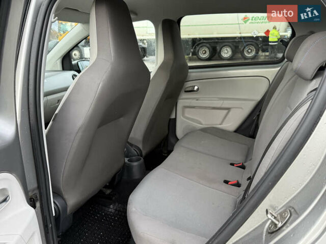 Серый Фольксваген e-up, объемом двигателя 0 л и пробегом 90 тыс. км за 6499 $, фото 22 на Automoto.ua