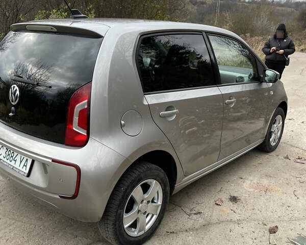 Серый Фольксваген e-up, объемом двигателя 0 л и пробегом 115 тыс. км за 5600 $, фото 5 на Automoto.ua