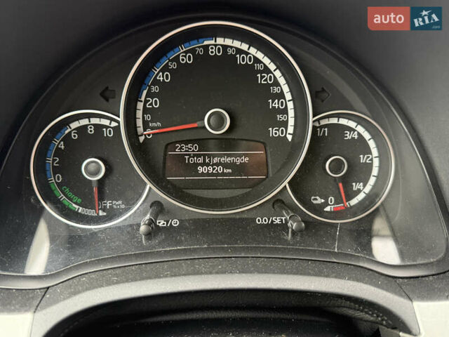 Серый Фольксваген e-up, объемом двигателя 0 л и пробегом 90 тыс. км за 6499 $, фото 43 на Automoto.ua