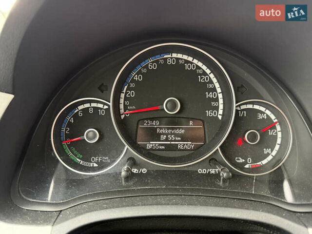 Серый Фольксваген e-up, объемом двигателя 0 л и пробегом 90 тыс. км за 6499 $, фото 42 на Automoto.ua