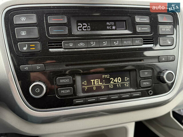 Серый Фольксваген e-up, объемом двигателя 0 л и пробегом 90 тыс. км за 6499 $, фото 45 на Automoto.ua