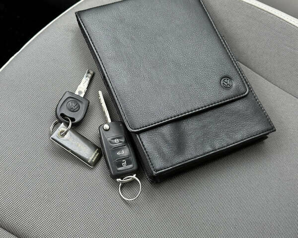 Серый Фольксваген e-up, объемом двигателя 0 л и пробегом 90 тыс. км за 6499 $, фото 46 на Automoto.ua