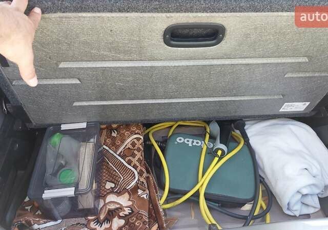 Сірий Фольксваген e-up, об'ємом двигуна 0 л та пробігом 92 тис. км за 6450 $, фото 28 на Automoto.ua