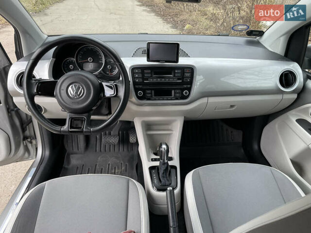Серый Фольксваген e-up, объемом двигателя 0 л и пробегом 115 тыс. км за 5600 $, фото 9 на Automoto.ua