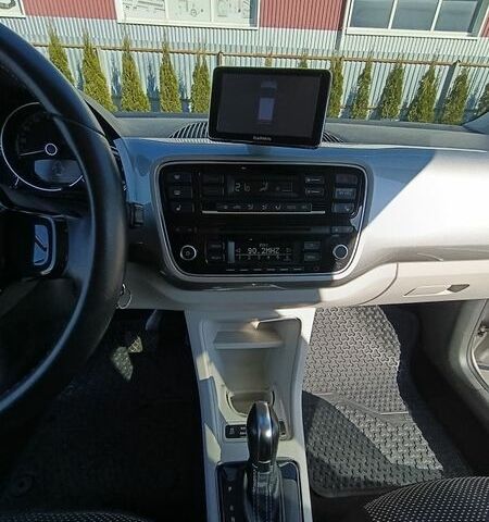 Серый Фольксваген e-up, объемом двигателя 0 л и пробегом 126 тыс. км за 6000 $, фото 25 на Automoto.ua