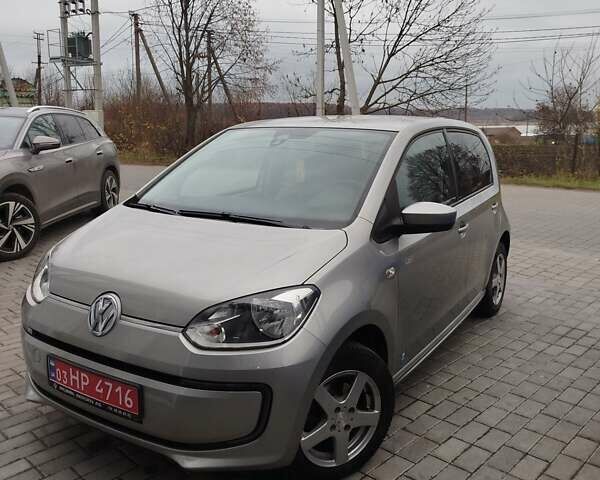 Серый Фольксваген e-up, объемом двигателя 0 л и пробегом 145 тыс. км за 6500 $, фото 3 на Automoto.ua