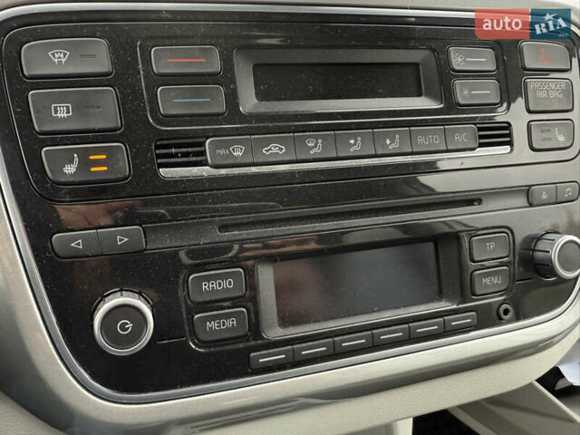 Серый Фольксваген e-up, объемом двигателя 0 л и пробегом 90 тыс. км за 6499 $, фото 44 на Automoto.ua