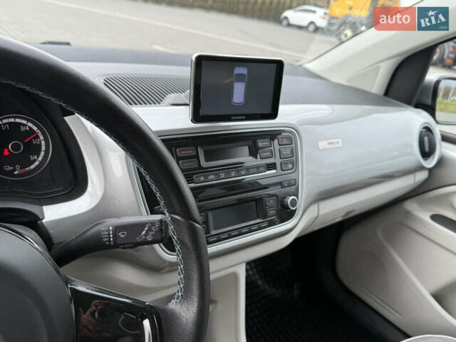 Серый Фольксваген e-up, объемом двигателя 0 л и пробегом 90 тыс. км за 6499 $, фото 20 на Automoto.ua