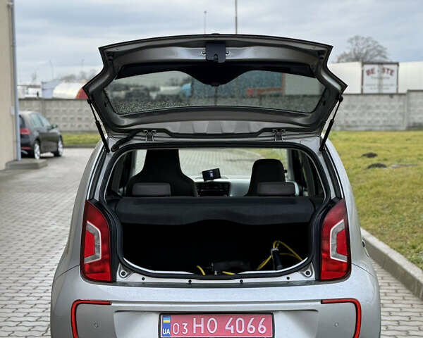 Сірий Фольксваген e-up, об'ємом двигуна 0 л та пробігом 93 тис. км за 4999 $, фото 6 на Automoto.ua