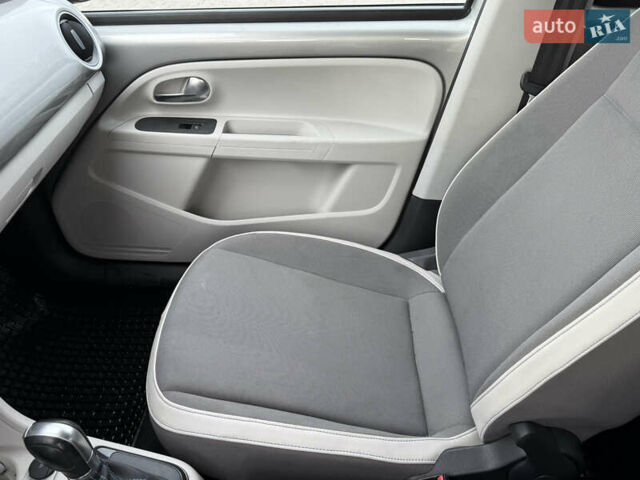 Серый Фольксваген e-up, объемом двигателя 0 л и пробегом 90 тыс. км за 6499 $, фото 26 на Automoto.ua