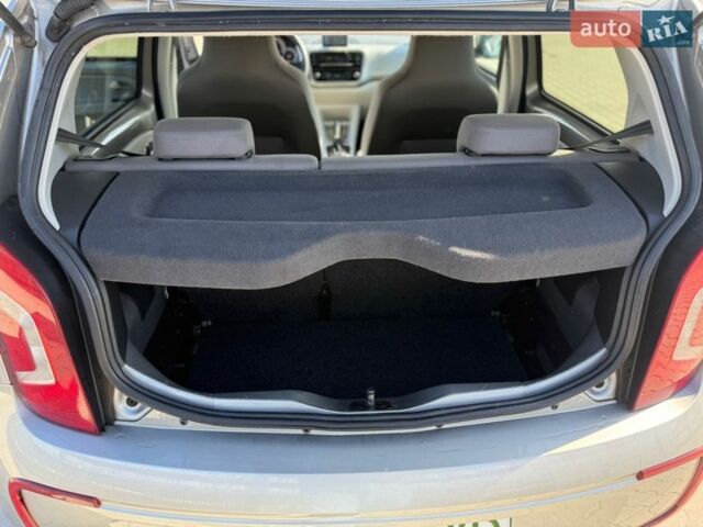 Серый Фольксваген e-up, объемом двигателя 0 л и пробегом 160 тыс. км за 5699 $, фото 35 на Automoto.ua