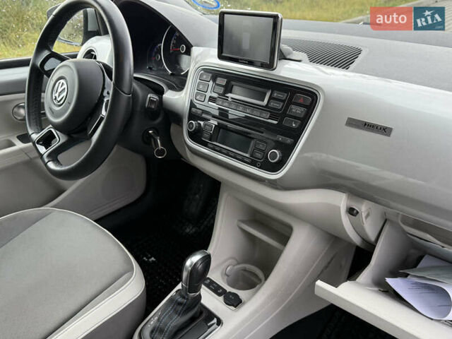 Серый Фольксваген e-up, объемом двигателя 0 л и пробегом 90 тыс. км за 6499 $, фото 33 на Automoto.ua