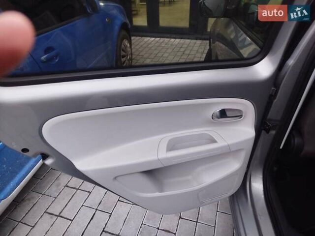 Серый Фольксваген e-up, объемом двигателя 0 л и пробегом 145 тыс. км за 6500 $, фото 8 на Automoto.ua