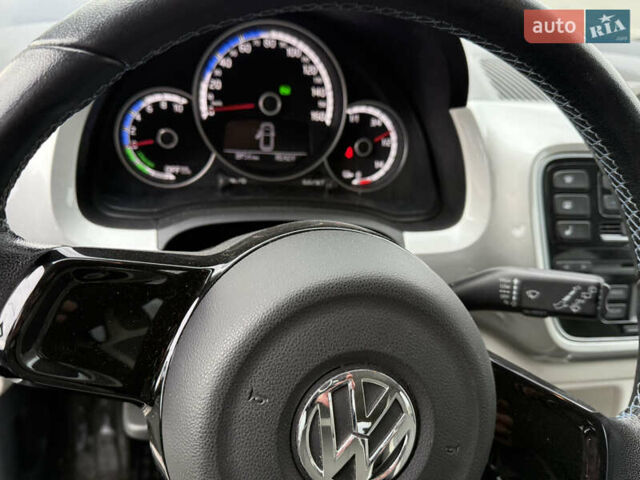 Серый Фольксваген e-up, объемом двигателя 0 л и пробегом 90 тыс. км за 6499 $, фото 19 на Automoto.ua
