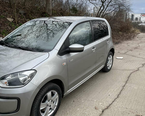 Серый Фольксваген e-up, объемом двигателя 0 л и пробегом 115 тыс. км за 5600 $, фото 2 на Automoto.ua