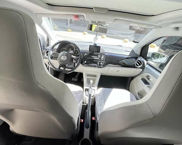 Серый Фольксваген e-up, объемом двигателя 0 л и пробегом 106 тыс. км за 8000 $, фото 15 на Automoto.ua