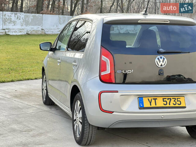 Серый Фольксваген e-up, объемом двигателя 0 л и пробегом 174 тыс. км за 5750 $, фото 9 на Automoto.ua