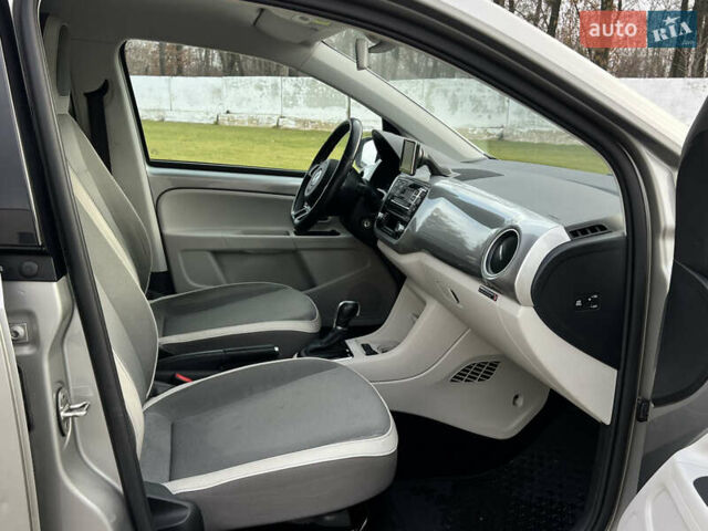 Серый Фольксваген e-up, объемом двигателя 0 л и пробегом 174 тыс. км за 5750 $, фото 26 на Automoto.ua