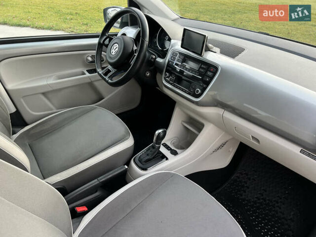 Серый Фольксваген e-up, объемом двигателя 0 л и пробегом 174 тыс. км за 5750 $, фото 27 на Automoto.ua