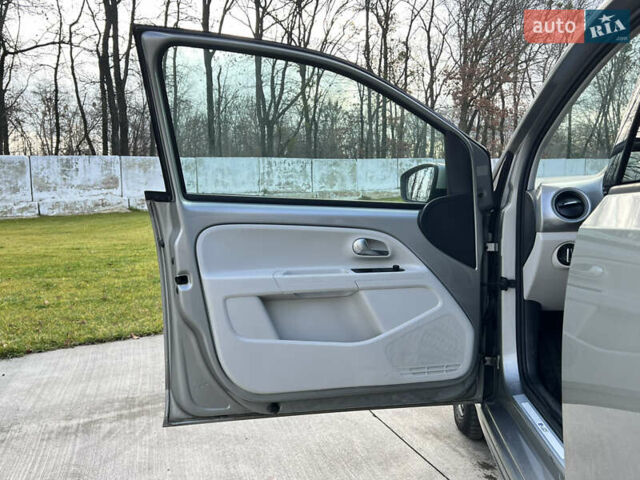 Серый Фольксваген e-up, объемом двигателя 0 л и пробегом 174 тыс. км за 5750 $, фото 13 на Automoto.ua