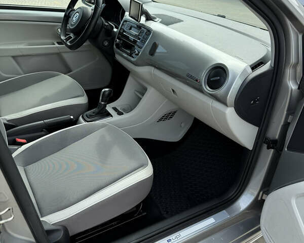 Сірий Фольксваген e-up, об'ємом двигуна 0 л та пробігом 126 тис. км за 6300 $, фото 19 на Automoto.ua