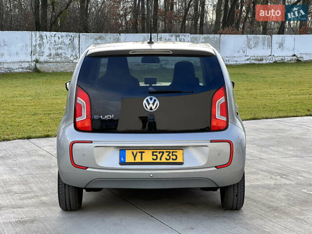 Серый Фольксваген e-up, объемом двигателя 0 л и пробегом 174 тыс. км за 5750 $, фото 7 на Automoto.ua