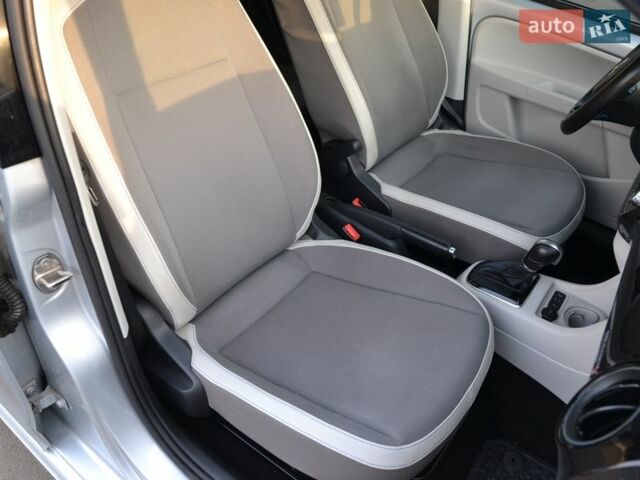 Сірий Фольксваген e-up, об'ємом двигуна 0 л та пробігом 88 тис. км за 6400 $, фото 21 на Automoto.ua