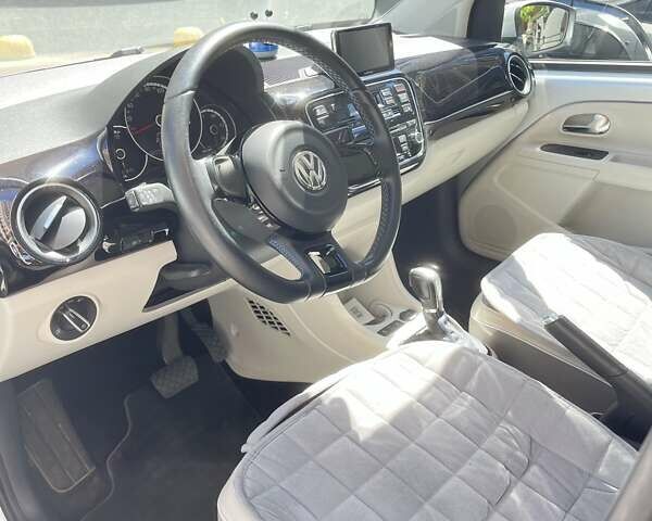 Серый Фольксваген e-up, объемом двигателя 0 л и пробегом 106 тыс. км за 8000 $, фото 19 на Automoto.ua