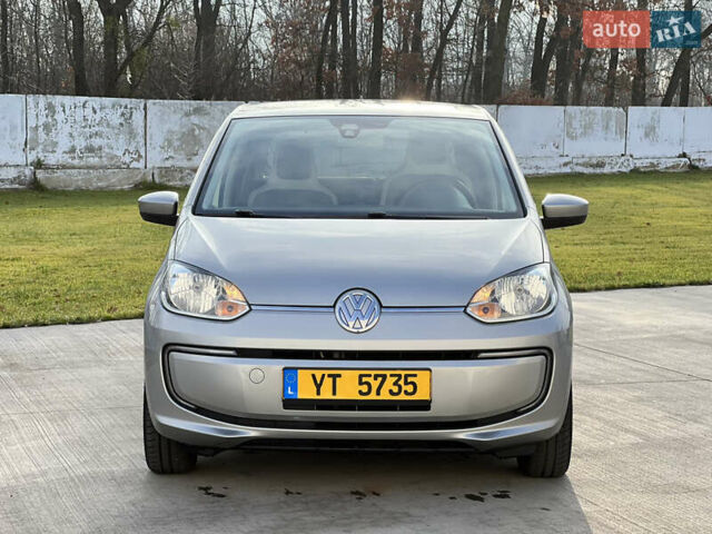 Серый Фольксваген e-up, объемом двигателя 0 л и пробегом 174 тыс. км за 5750 $, фото 3 на Automoto.ua
