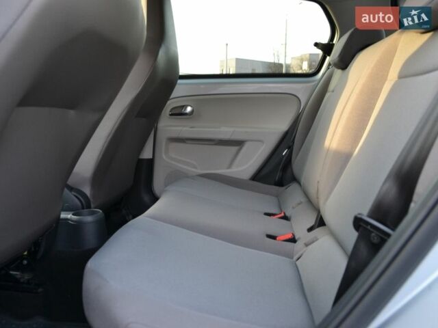 Сірий Фольксваген e-up, об'ємом двигуна 0 л та пробігом 88 тис. км за 6400 $, фото 16 на Automoto.ua