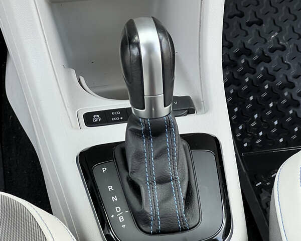 Серый Фольксваген e-up, объемом двигателя 0 л и пробегом 174 тыс. км за 5750 $, фото 22 на Automoto.ua