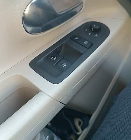 Серый Фольксваген e-up, объемом двигателя 0 л и пробегом 78 тыс. км за 6999 $, фото 9 на Automoto.ua