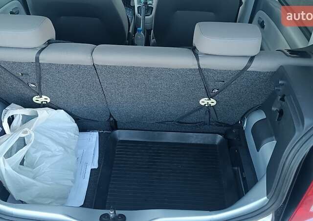 Серый Фольксваген e-up, объемом двигателя 0 л и пробегом 78 тыс. км за 6999 $, фото 13 на Automoto.ua