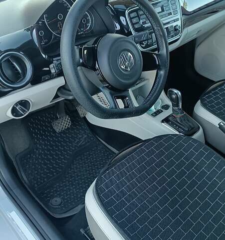 Серый Фольксваген e-up, объемом двигателя 0 л и пробегом 78 тыс. км за 6999 $, фото 18 на Automoto.ua