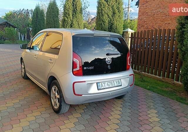 Серый Фольксваген e-up, объемом двигателя 0 л и пробегом 78 тыс. км за 6999 $, фото 8 на Automoto.ua