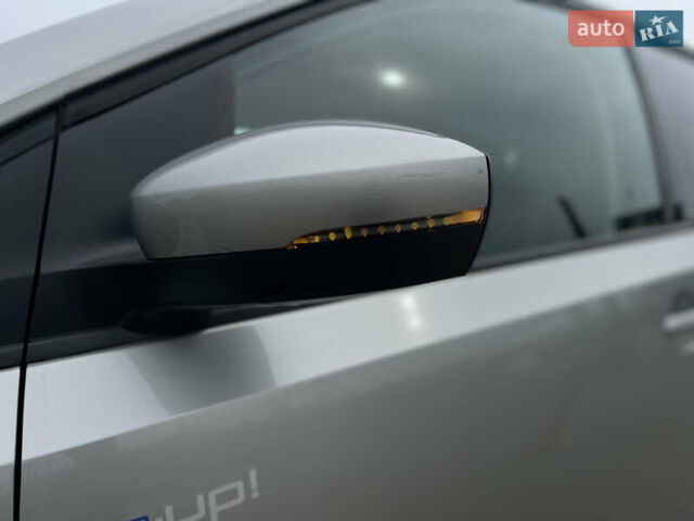 Серый Фольксваген e-up, объемом двигателя 0 л и пробегом 61 тыс. км за 7500 $, фото 8 на Automoto.ua