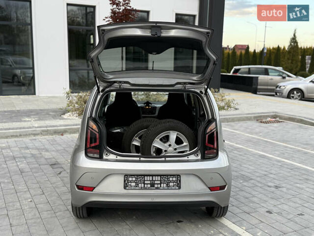 Серый Фольксваген e-up, объемом двигателя 0 л и пробегом 62 тыс. км за 7900 $, фото 8 на Automoto.ua