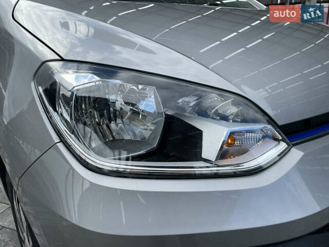 Серый Фольксваген e-up, объемом двигателя 0 л и пробегом 80 тыс. км за 7980 $, фото 23 на Automoto.ua